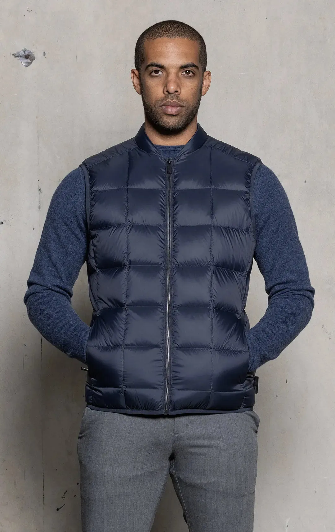 ESSENTIAL LIGHTWEIGHT DOWN VEST