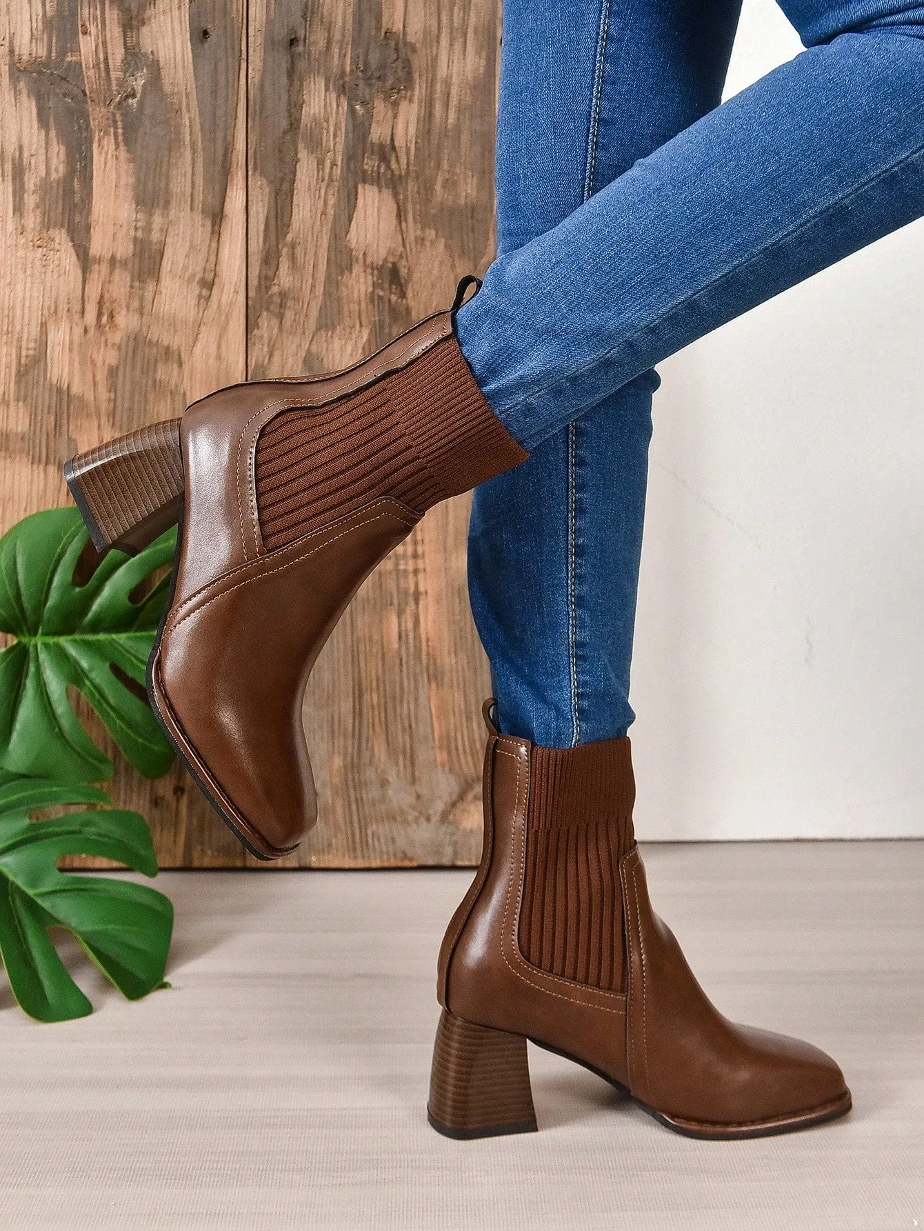 Knitted Classic Brown Boots - Brown