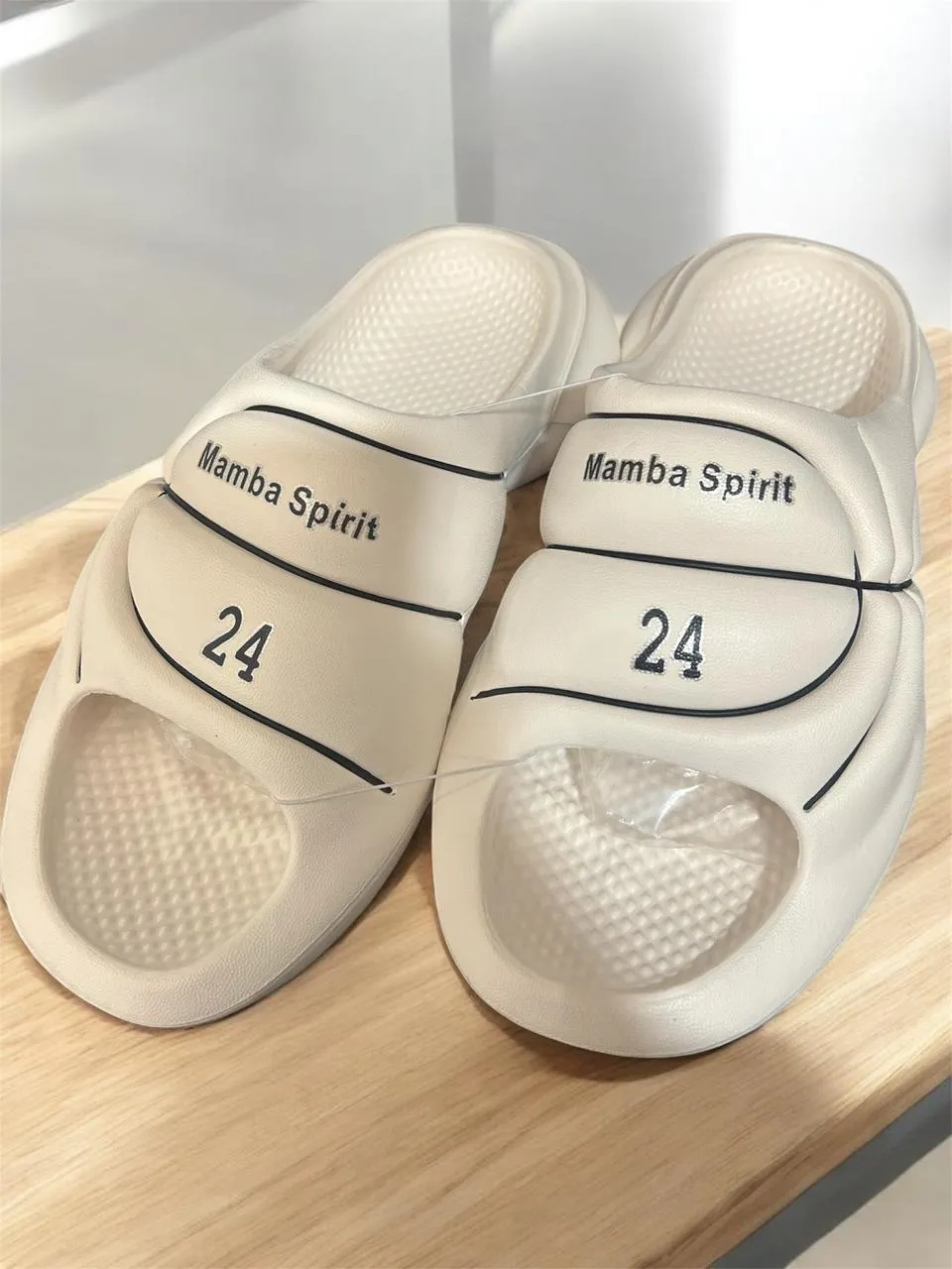 White Mamba Spirit Basketball Slides